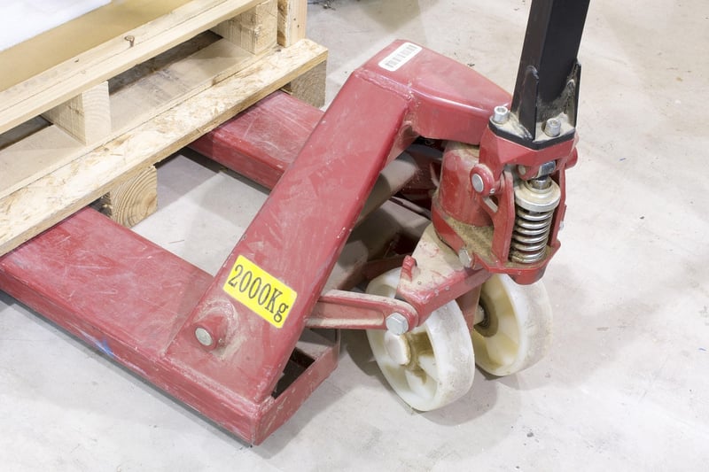 Pallet swing